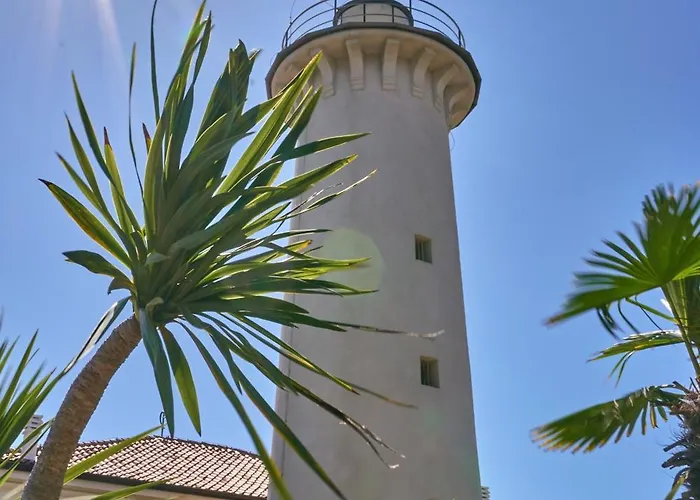 Well-equipped 1 Bedroom Flat For Up To 6 Guests