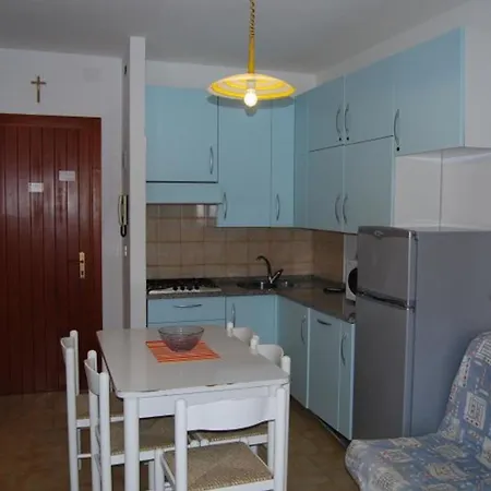 Well-equipped 1 Bedroom Flat For Up To 5 Guests