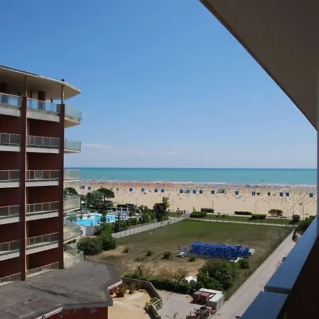 Well-equipped 1 Bedroom Flat For Up To 5 Guests *