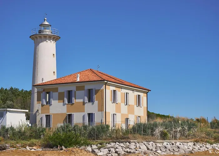 Well-equipped 1 Bedroom Flat For Up To 6 Guests *